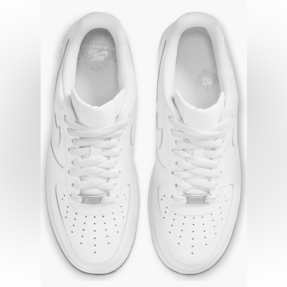 NIKE Air Force 1 07’ Sneaker Size 5.5 White